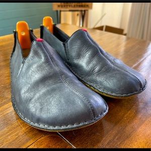 Vivo Barefoot men’s black slip on loafer 10